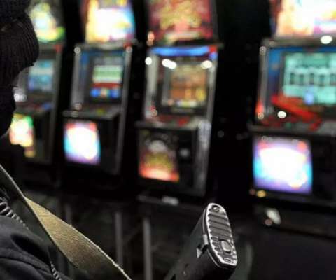 Безработные и ранее судимый занимались незаконными азартными играми в Самаре