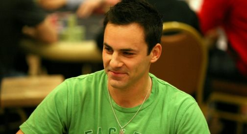 покер, вербальное общение, чтение противников, эмоции, игровые ситуации, розыгрыши в покер, комбинации, жесты, мимика, покер-фейс