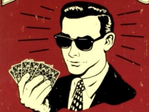 крутой чувак в очках играет в покер покер, топовая, сильная пара, решение