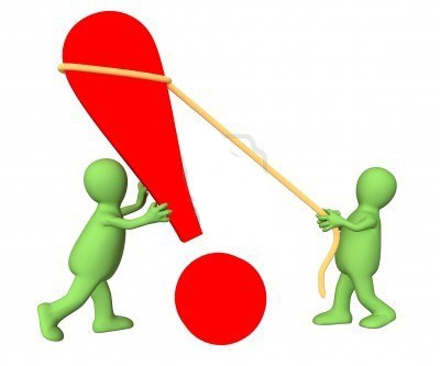 Фигурки устанавливают восклицательный знак, правильное мышление