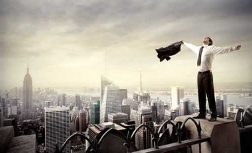 на небоскребе свобода мужчина расправляет руки над городом покер, интересное, медитация, эмоции, сон