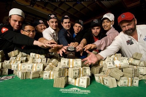 покер, порядочность в покере, онлайн-покер, оффлайн-покер, розыгрыши в реальном казино, игра на деньги, неписанные правила, правила покера, уважение к противнику, фишки, стек, розыгрыш карманных карт