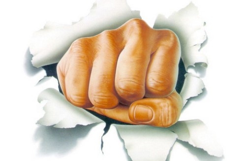 кулак расшибает стену Бьем лимиты