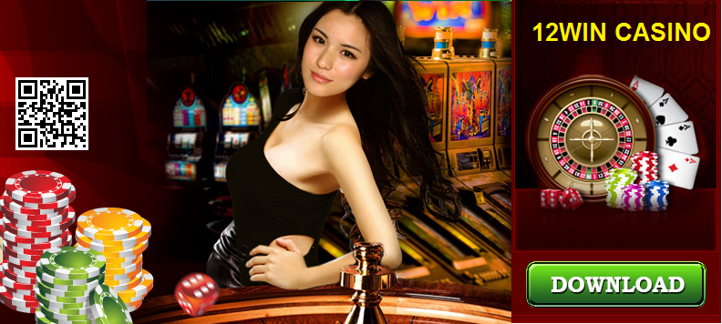 Красивая азиатка крупье рулетки заигрывает взгляд со своими клиентами