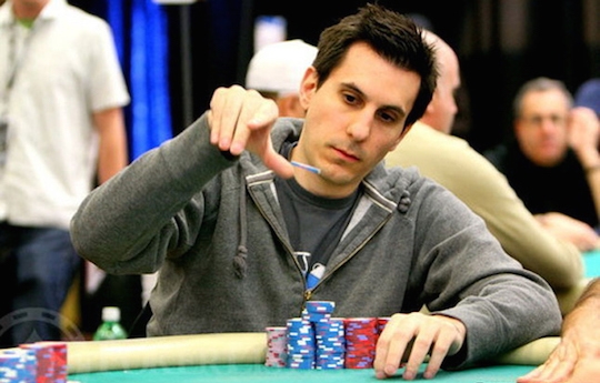 Боб Вульгарис за игорным столом в казино