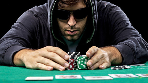 ставка в покере, лимп, диапазон рейза, стек, фишки, ставка, покерист в очках