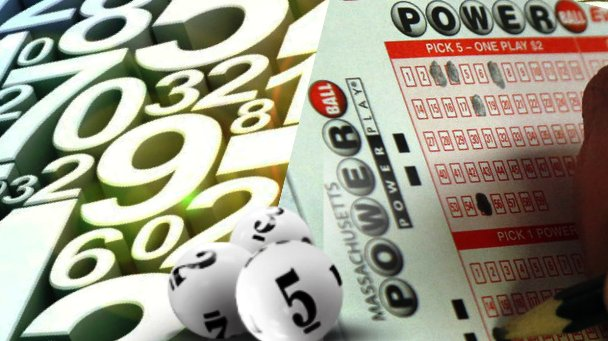 Объемные цифры и билет лотереи Powerball