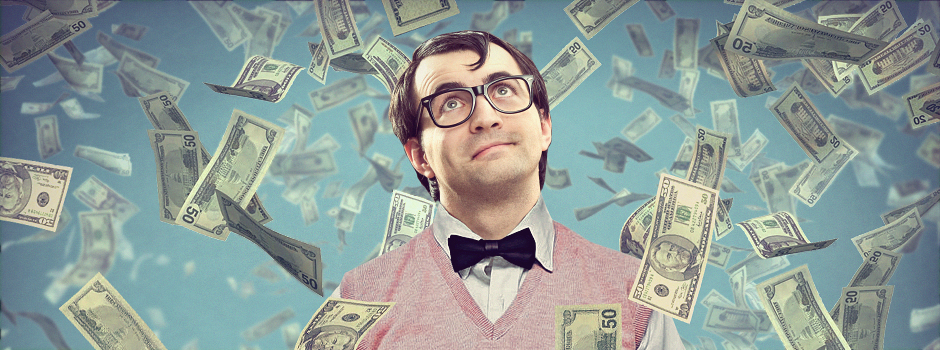 Дождь из долларовых купюр над задумчивым очкариком