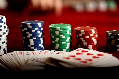 покер, размеры стека, двустороннее стрейт-дро, стрит-дро, гатшот, стек, стратегия, примеры игры в покер, ставки, игровая позиция, фишки, карты борда, карманные карты