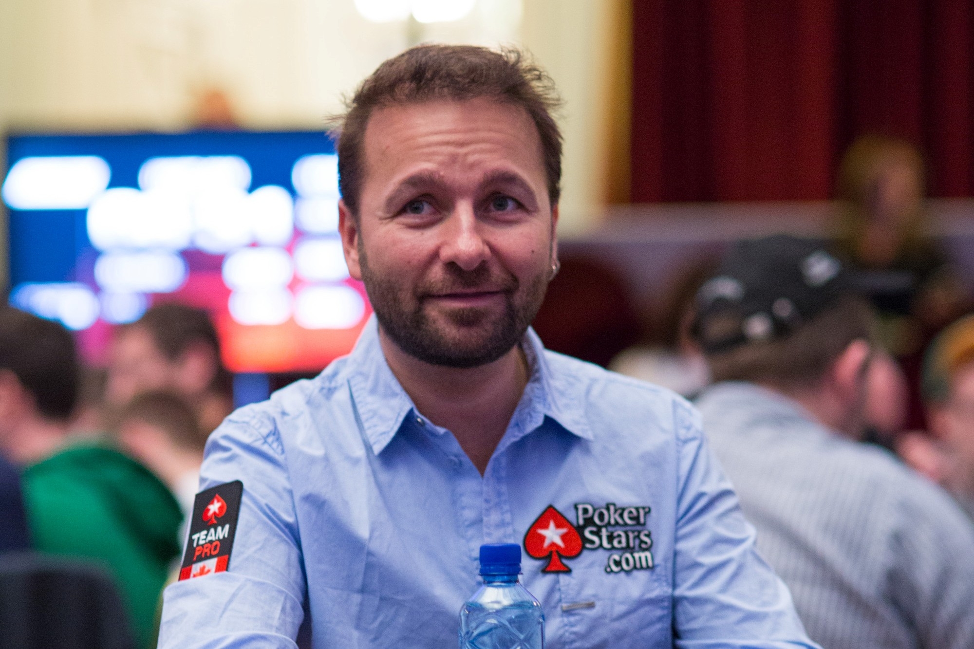 Даниель Неграну на одном из покерных турниров