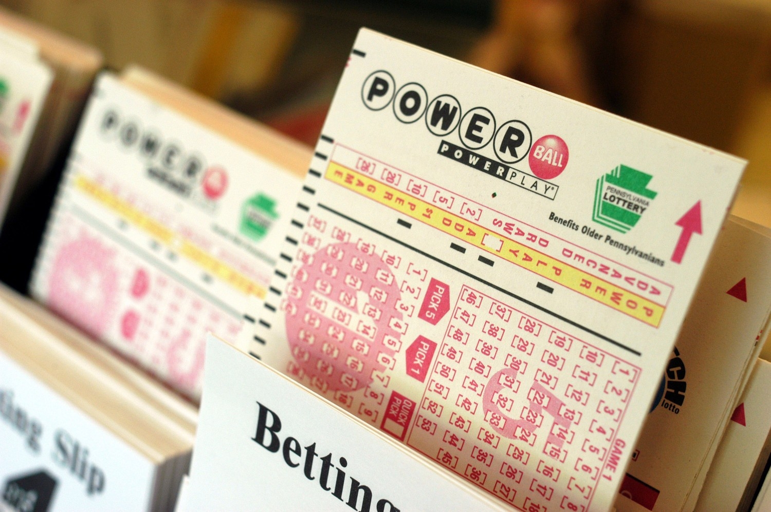 Множество билетов лотереи Powerball выставлены на продажу