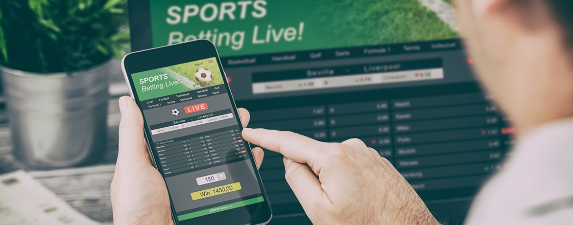 Игрок собирается совершить ставку на сайте букмекерской конторы через мобильное приложение