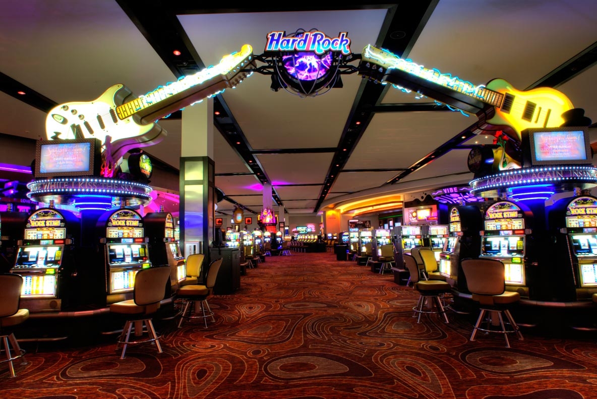 Вход в игорный зал Hard Rock Casino в Канаде