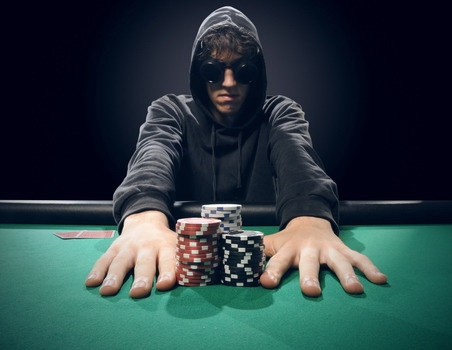 Как узнать профессионала за покерным столом?