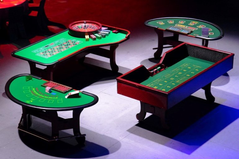 Название стол в казино видеочат рулетка онлайн бесплатно и без регистрации зарубежные