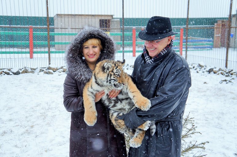 Екатерина Зотова и Крейг Баллантайн в зоопарке 