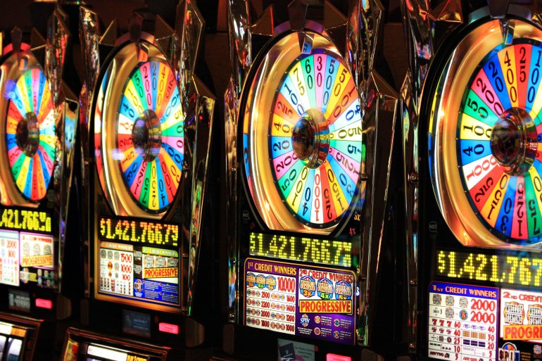 Пять игровых автоматов Wheel of Fortune