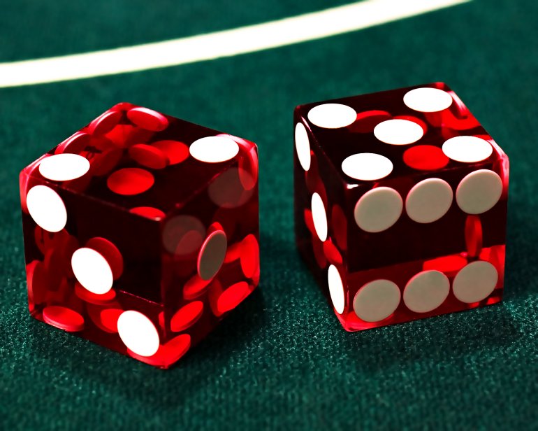 Кости Craps на 2 и 5