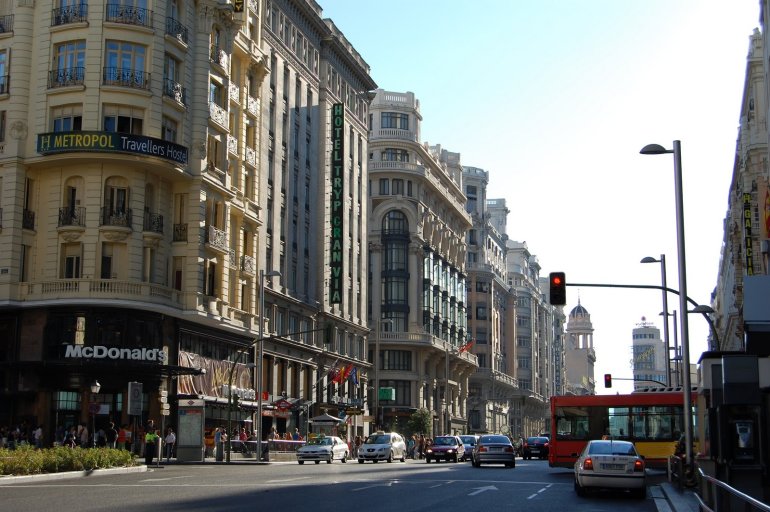 Улица, на которой находится Madrid Colon и Gran Via