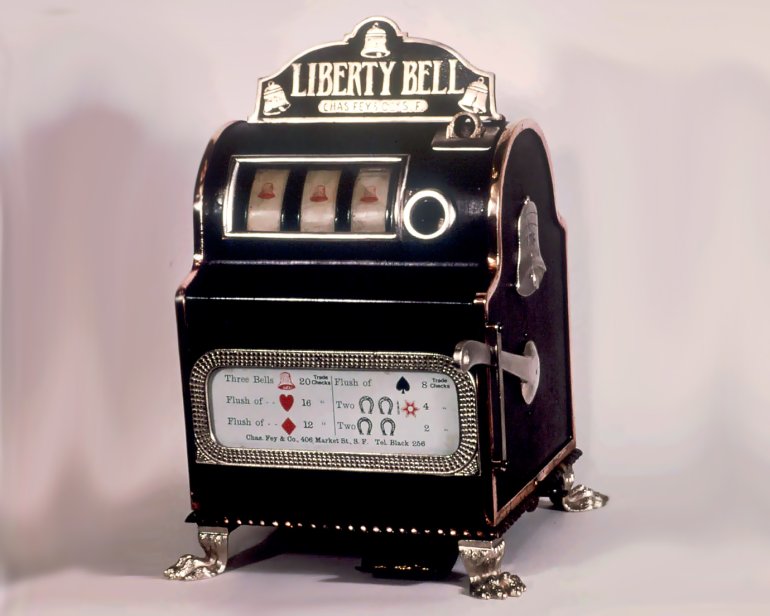 Первый игровой автомат Liberty Bell