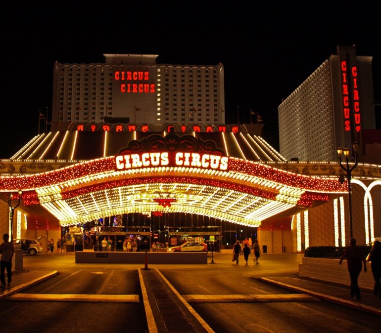 Комплекс Circus Circus