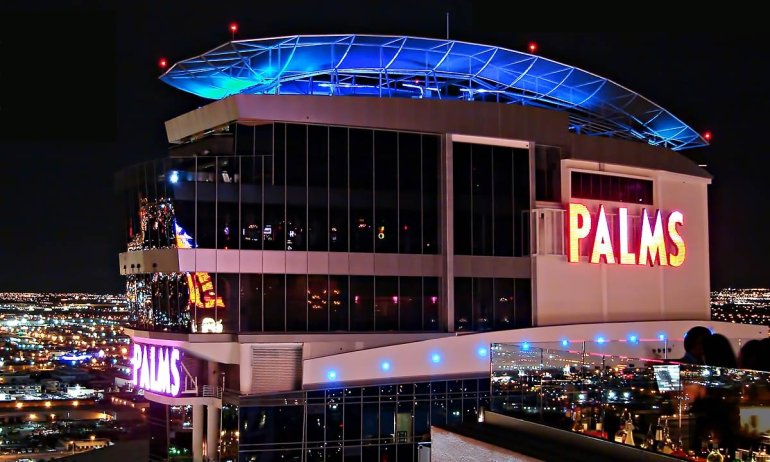 Вид на крышу казино The Palms в Лас-Вегасе
