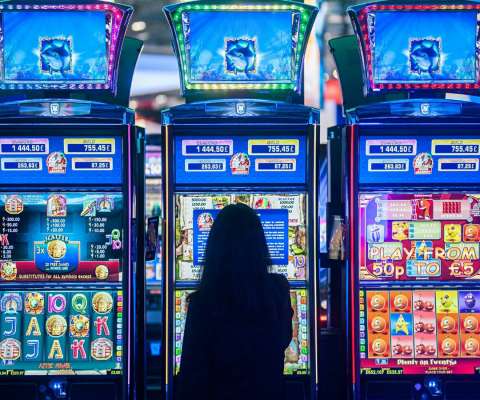 Казино игровые автоматы стратегия кредиты деньги в долг азартные игры ставки