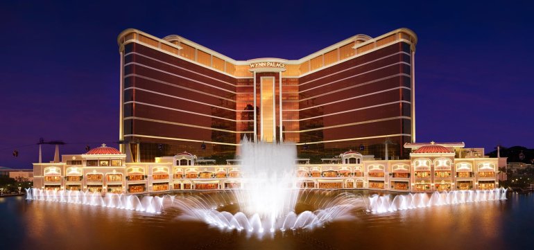 Роскошный вид на здание отеля с казино Wynn в Лас-Вегасе