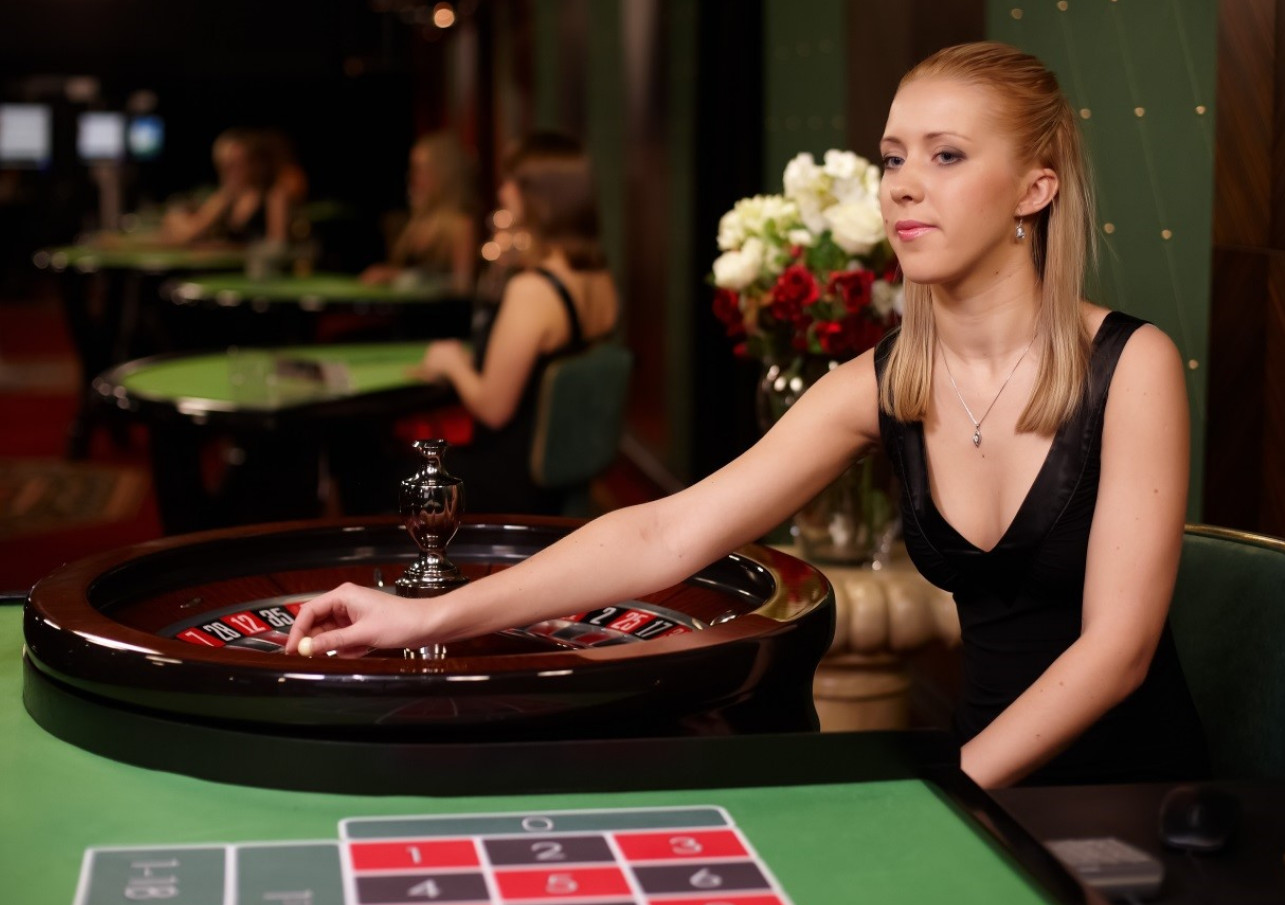 Девушки в казино работают бездепозитное казино украина