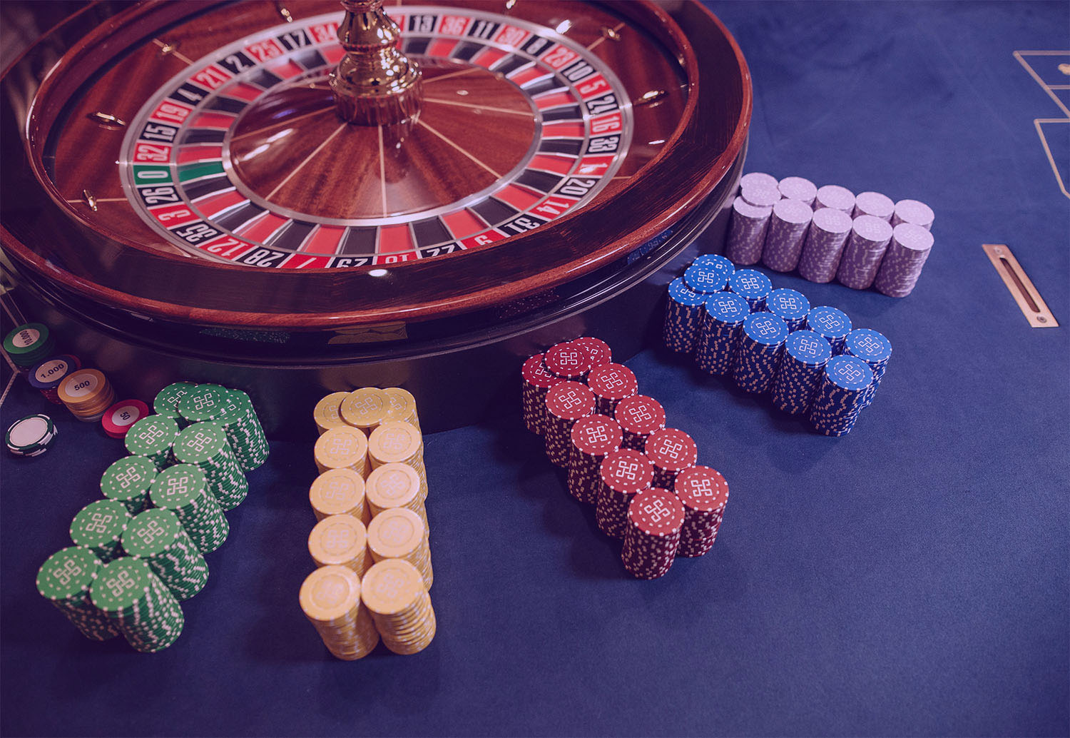 Хочется поиграть в рулетку в казино онлайн или оффлайн покер