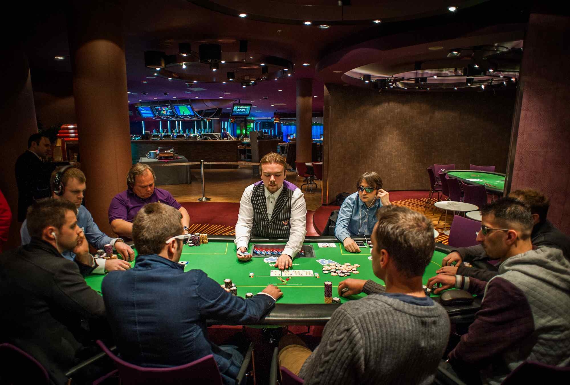 Покер это казино камеди бульдог казино