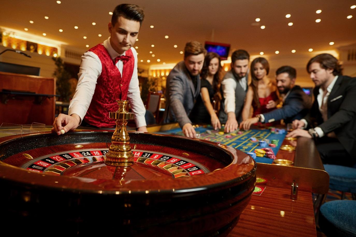 Как устроиться в казино игровой автомат иммортал романс