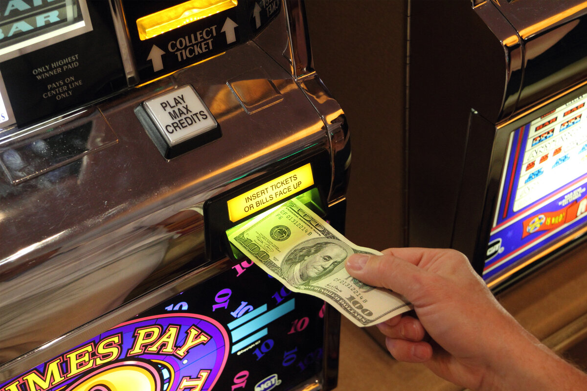Игровой автомат с деньгами проверить столото по номеру 1 января 2022