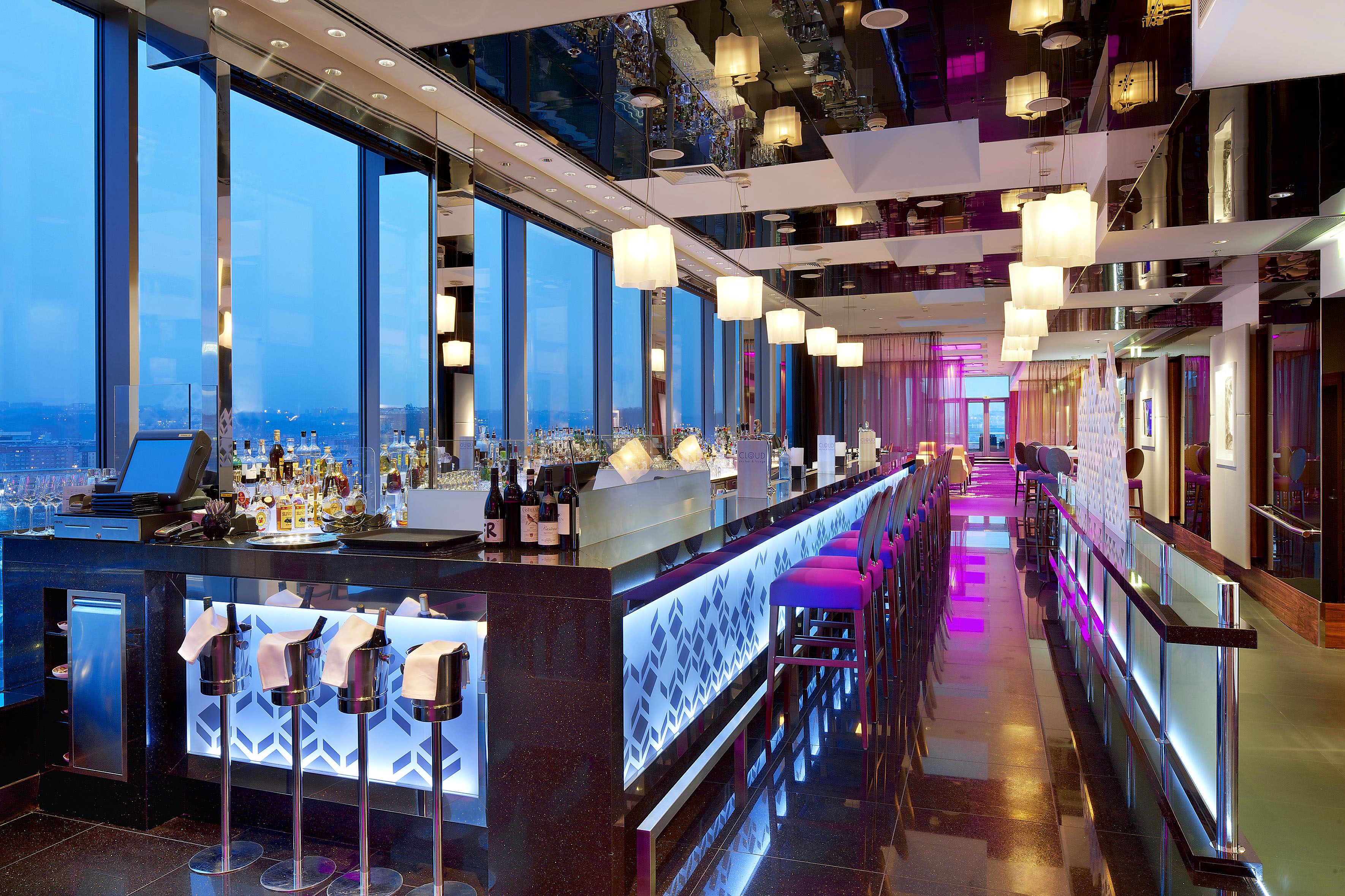 Бар отеля Хилтон