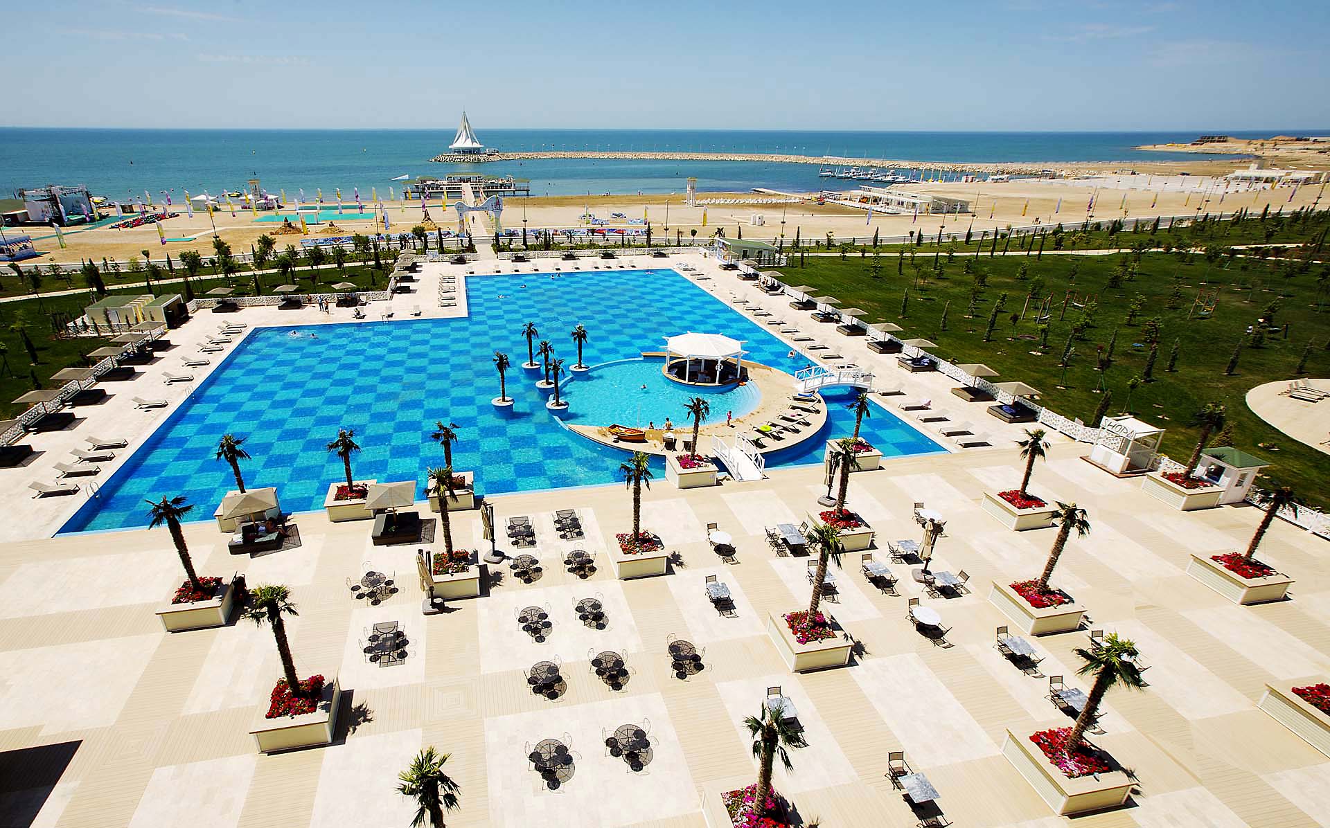 Курортный комплекс "Кендерли" на побережье Каспийского моря