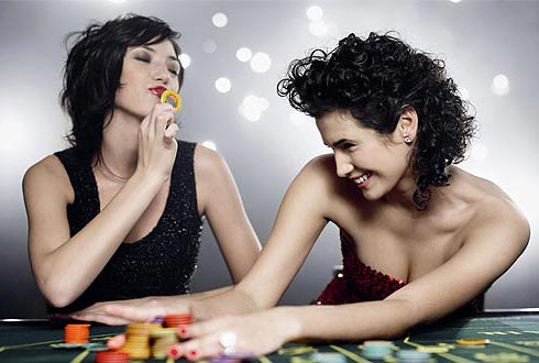 Девушки играют в Еврогранде