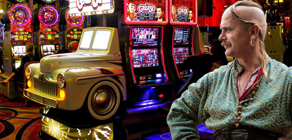 хохол на фоне игровых автоматов